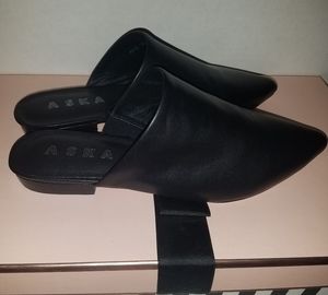 Aska Lee Leather Mules